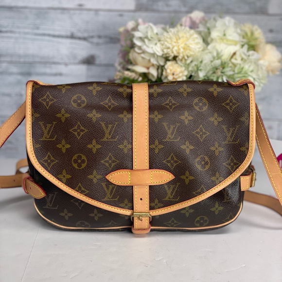 ❌❌SOLD❌❌LOUIS VUITTON Saumur 30 Should… - Picture 3 of 17